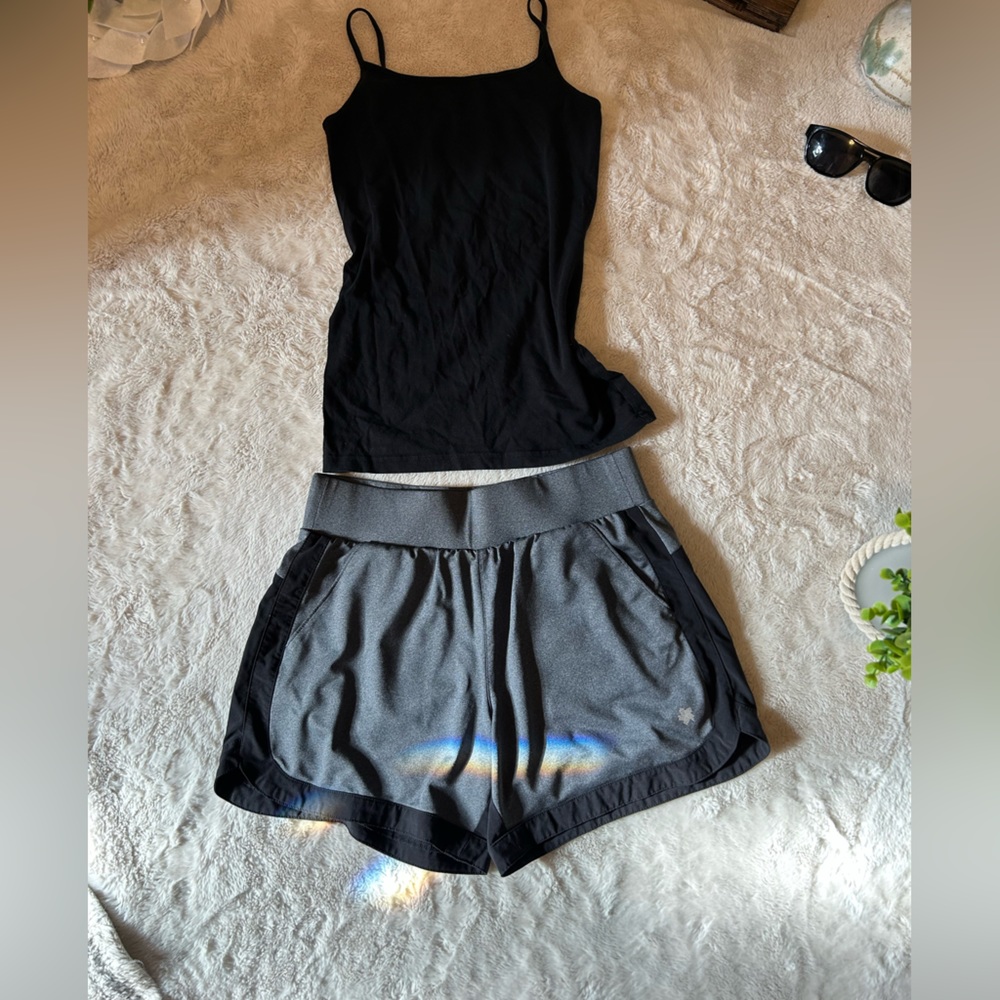 🌻 2/$10 🌻 Athletic shorts, tek gear, drytek size Small